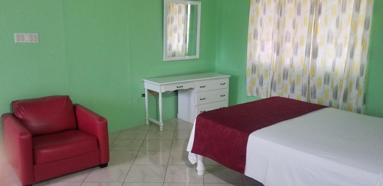 Wizzy Apartment Ocho Rios Zewnętrze zdjęcie