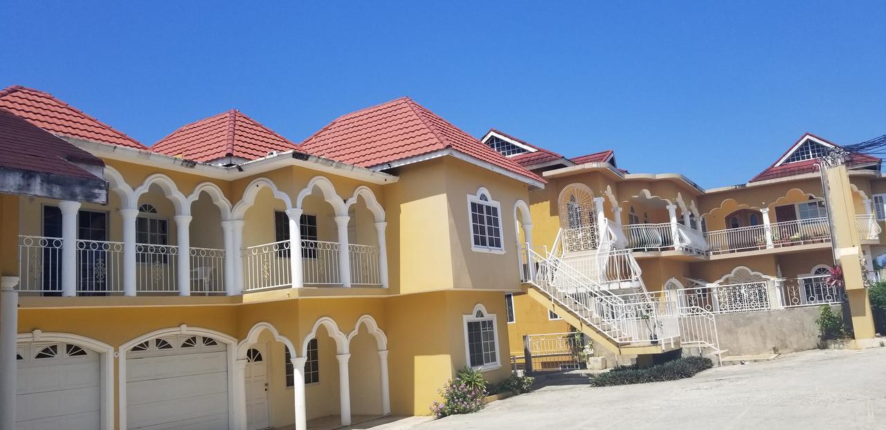 Wizzy Apartment Ocho Rios Zewnętrze zdjęcie