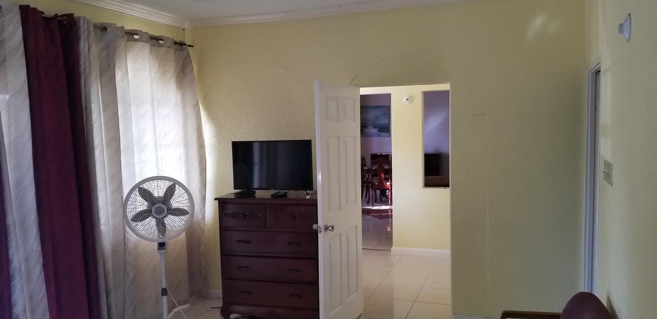 Wizzy Apartment Ocho Rios Zewnętrze zdjęcie