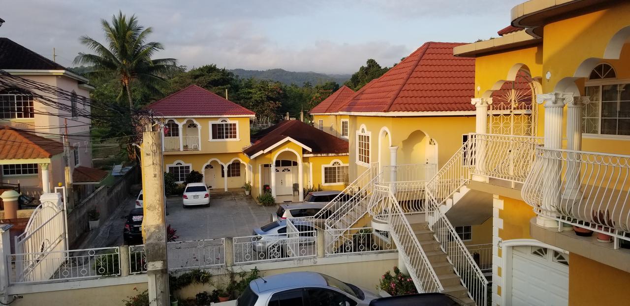 Wizzy Apartment Ocho Rios Zewnętrze zdjęcie