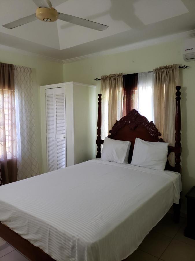 Wizzy Apartment Ocho Rios Zewnętrze zdjęcie